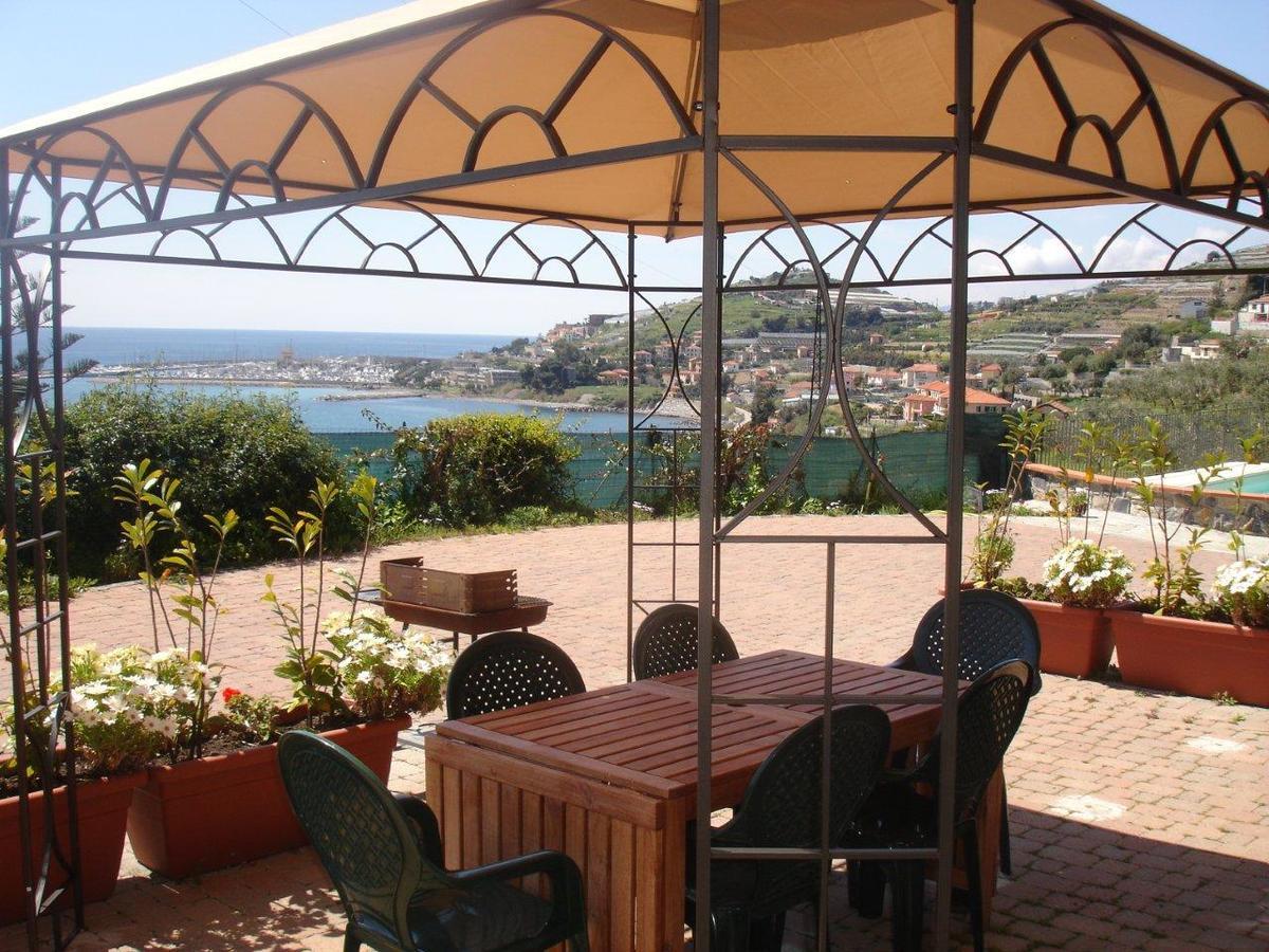 Villa Del Mare Ligure Terme & Spa Piscina A 37 Gradi Santo Stefano al Mare Exterior photo