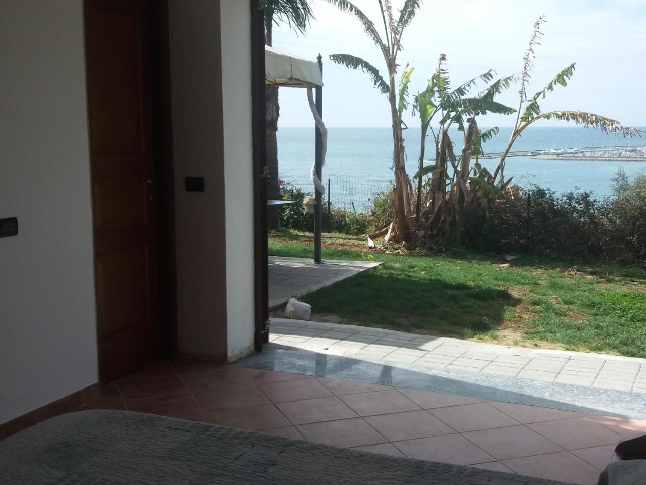 Villa Del Mare Ligure Terme & Spa Piscina A 37 Gradi Santo Stefano al Mare Exterior photo